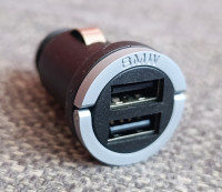 BMW duálna USB nabíjačka